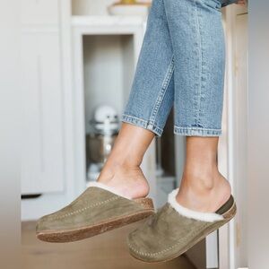 Jenni Kayne Tan Shearling-Lined Moc Clogs - Size 39